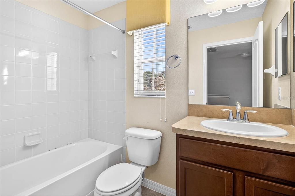 В аренду: $2,200 (4 спален, 3 ванн, 1612 Квадратных фут)