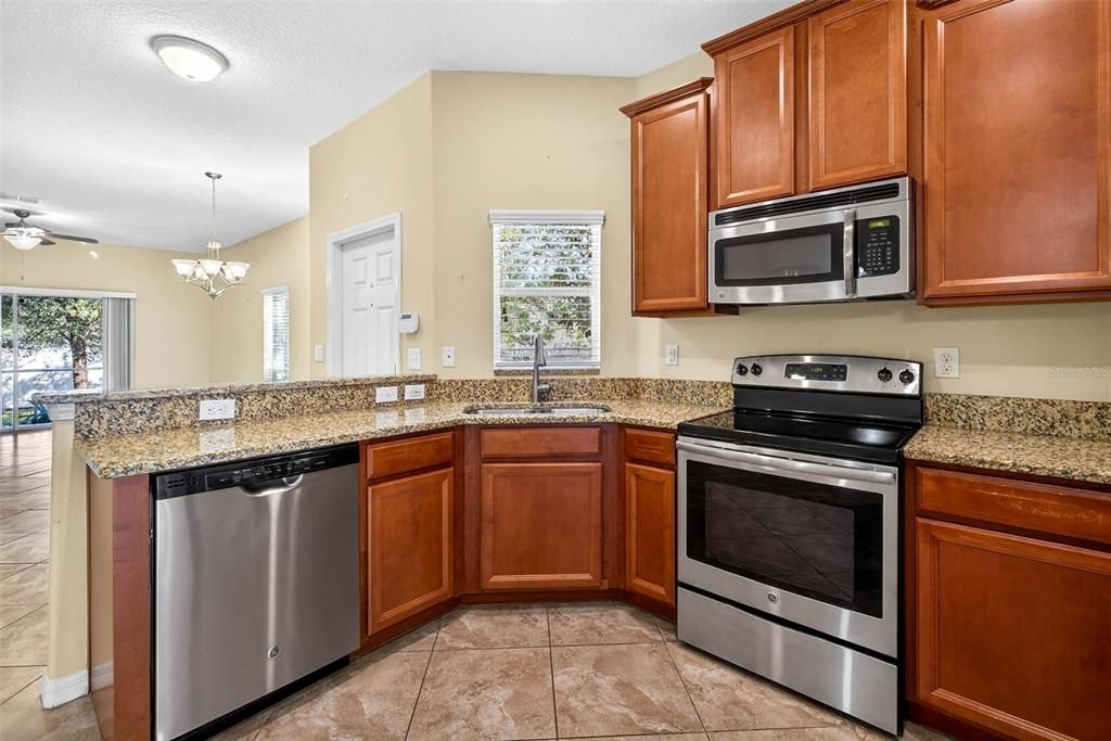 В аренду: $2,200 (4 спален, 3 ванн, 1612 Квадратных фут)