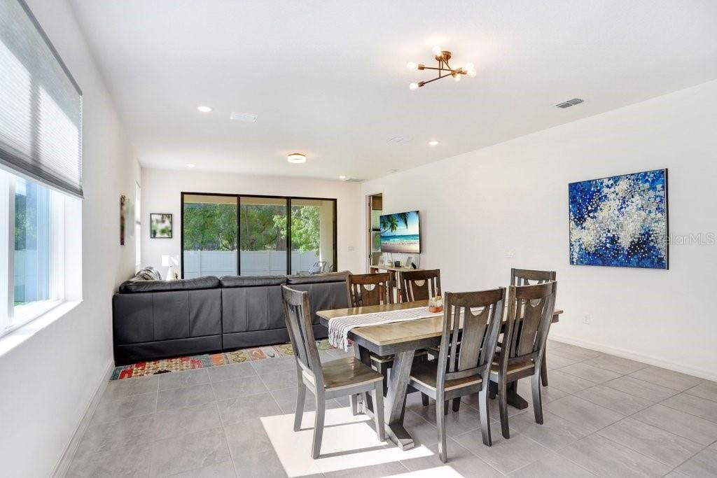 En Venta: $346,900 (3 camas, 2 baños, 1584 Pies cuadrados)