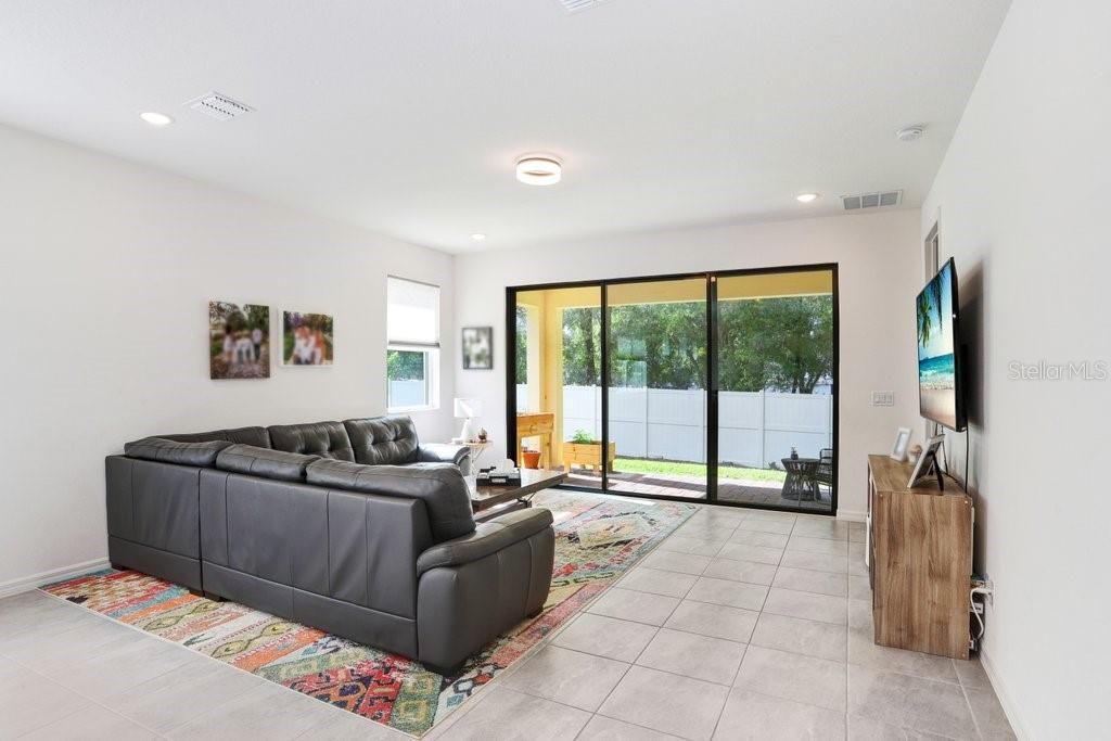 En Venta: $346,900 (3 camas, 2 baños, 1584 Pies cuadrados)