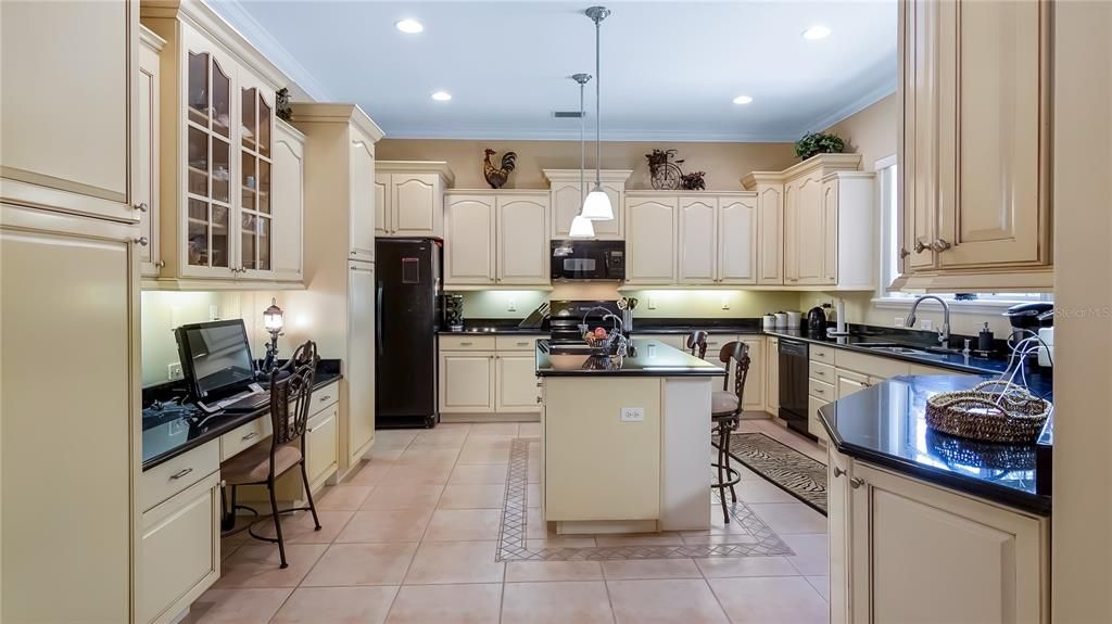 For Sale: $1,350,000 (3 beds, 3 baths, 2919 Square Feet)