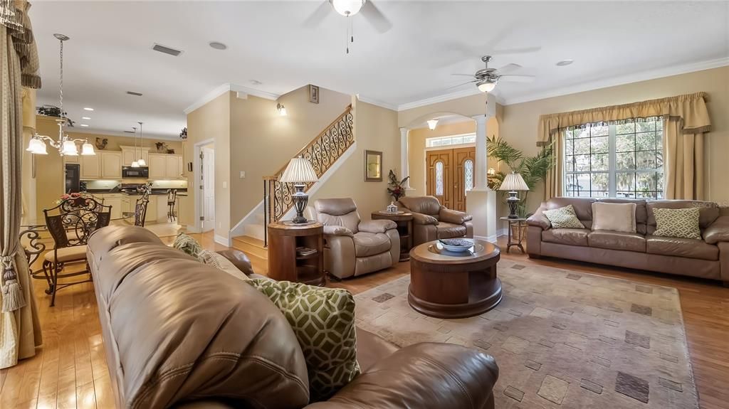 For Sale: $1,350,000 (3 beds, 3 baths, 2919 Square Feet)