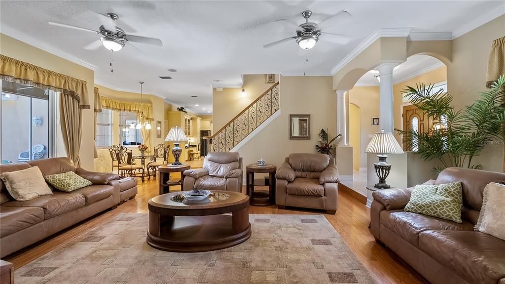 For Sale: $1,350,000 (3 beds, 3 baths, 2919 Square Feet)