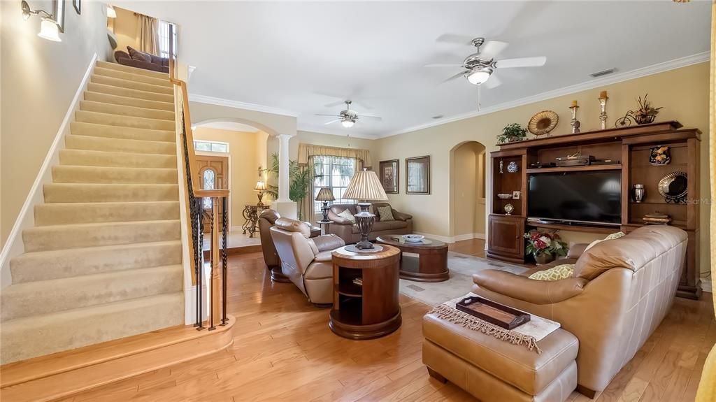 For Sale: $1,350,000 (3 beds, 3 baths, 2919 Square Feet)