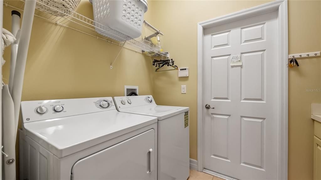 For Sale: $1,350,000 (3 beds, 3 baths, 2919 Square Feet)