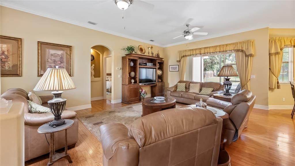 For Sale: $1,350,000 (3 beds, 3 baths, 2919 Square Feet)