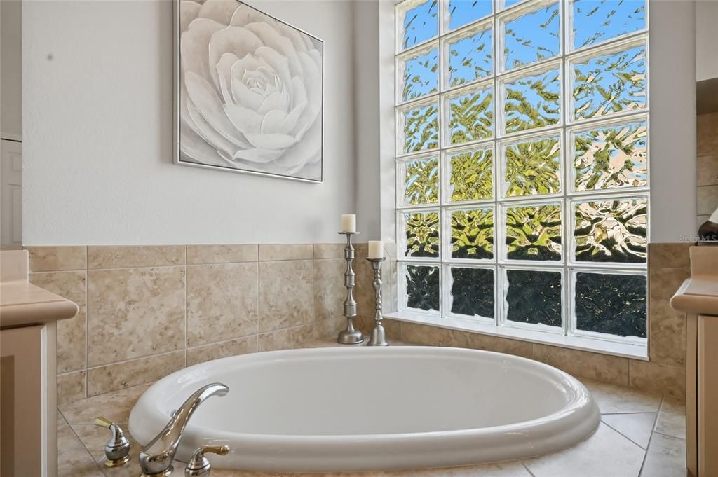 For Sale: $709,900 (4 beds, 3 baths, 2538 Square Feet)