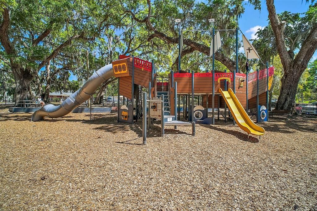 For Sale: $560,000 (3 beds, 2 baths, 2970 Square Feet)