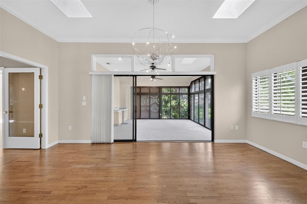 For Sale: $560,000 (3 beds, 2 baths, 2970 Square Feet)