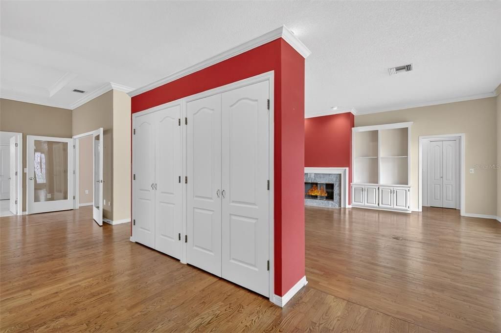 For Sale: $560,000 (3 beds, 2 baths, 2970 Square Feet)