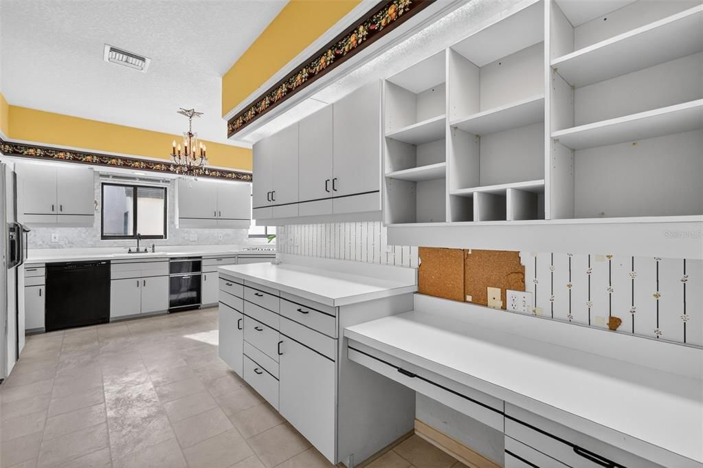 For Sale: $560,000 (3 beds, 2 baths, 2970 Square Feet)