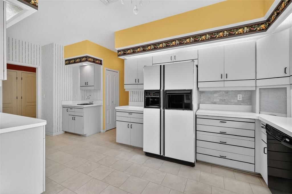 For Sale: $560,000 (3 beds, 2 baths, 2970 Square Feet)