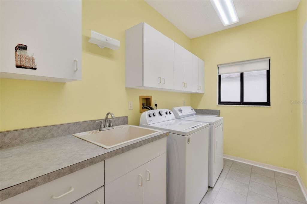 For Sale: $560,000 (3 beds, 2 baths, 2970 Square Feet)