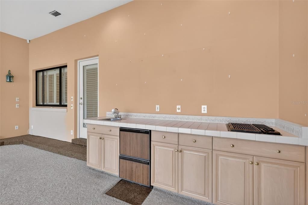 For Sale: $560,000 (3 beds, 2 baths, 2970 Square Feet)