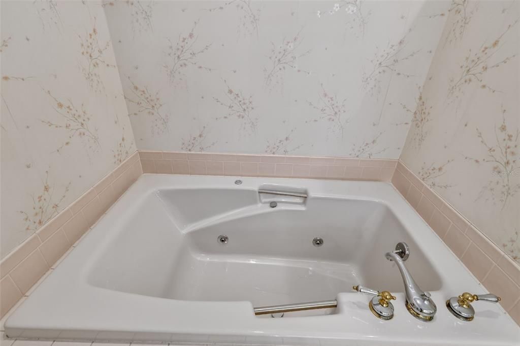 For Sale: $560,000 (3 beds, 2 baths, 2970 Square Feet)