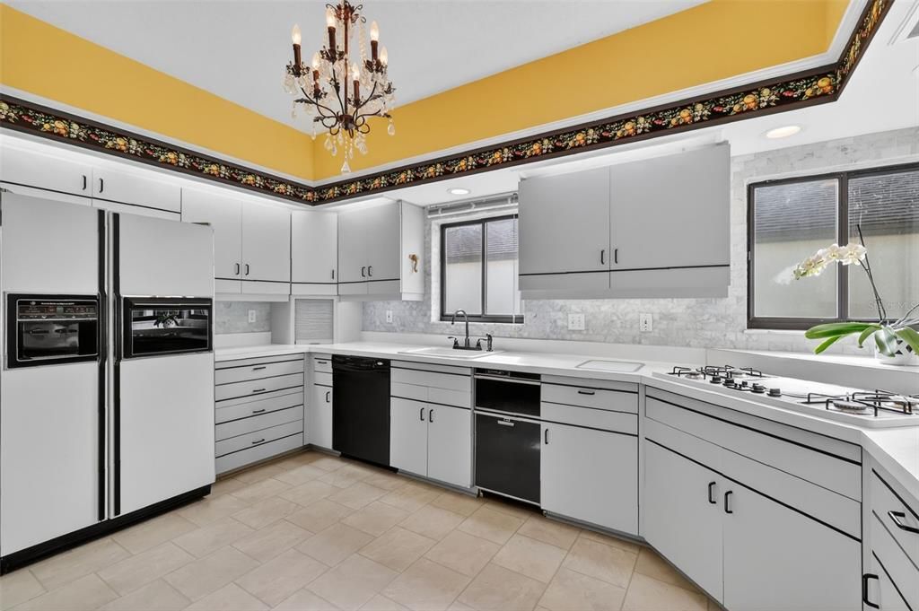 For Sale: $560,000 (3 beds, 2 baths, 2970 Square Feet)