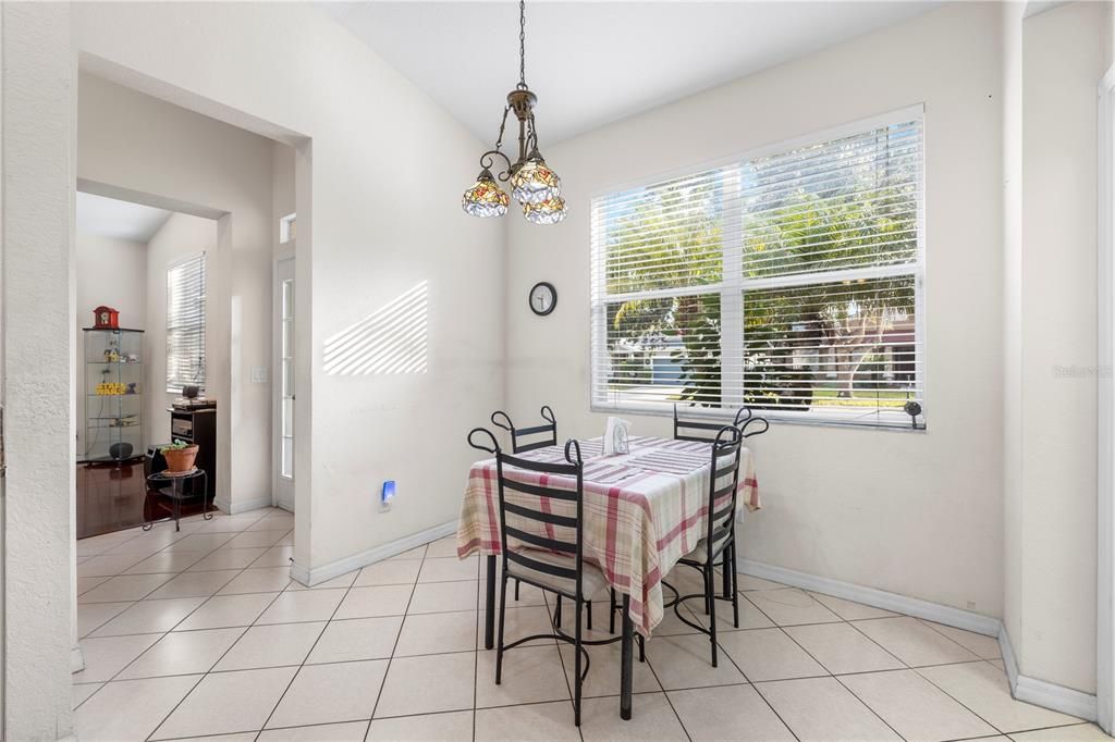 For Sale: $325,000 (3 beds, 2 baths, 1686 Square Feet)