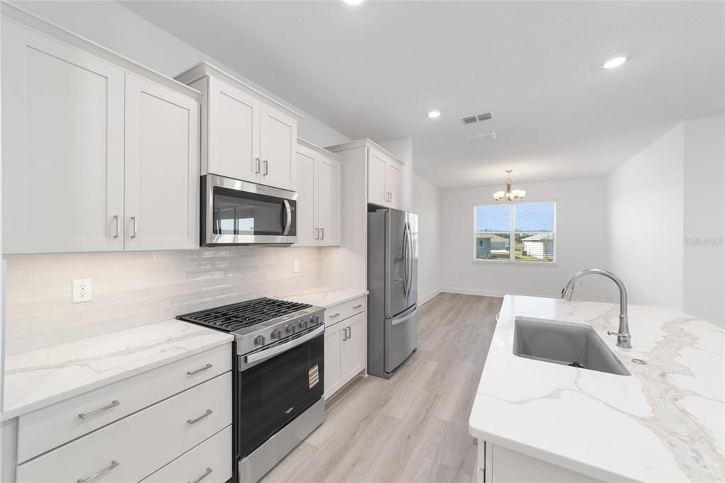 待售: $367,000 (2 贝兹, 2 浴室, 1718 平方英尺)