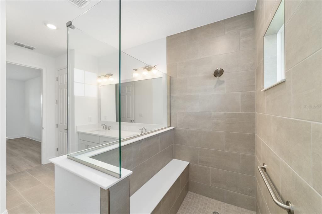 待售: $367,000 (2 贝兹, 2 浴室, 1718 平方英尺)