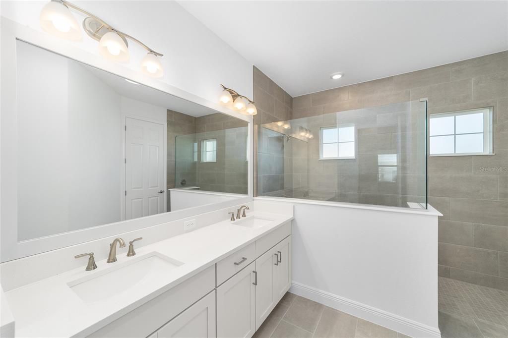 待售: $367,000 (2 贝兹, 2 浴室, 1718 平方英尺)