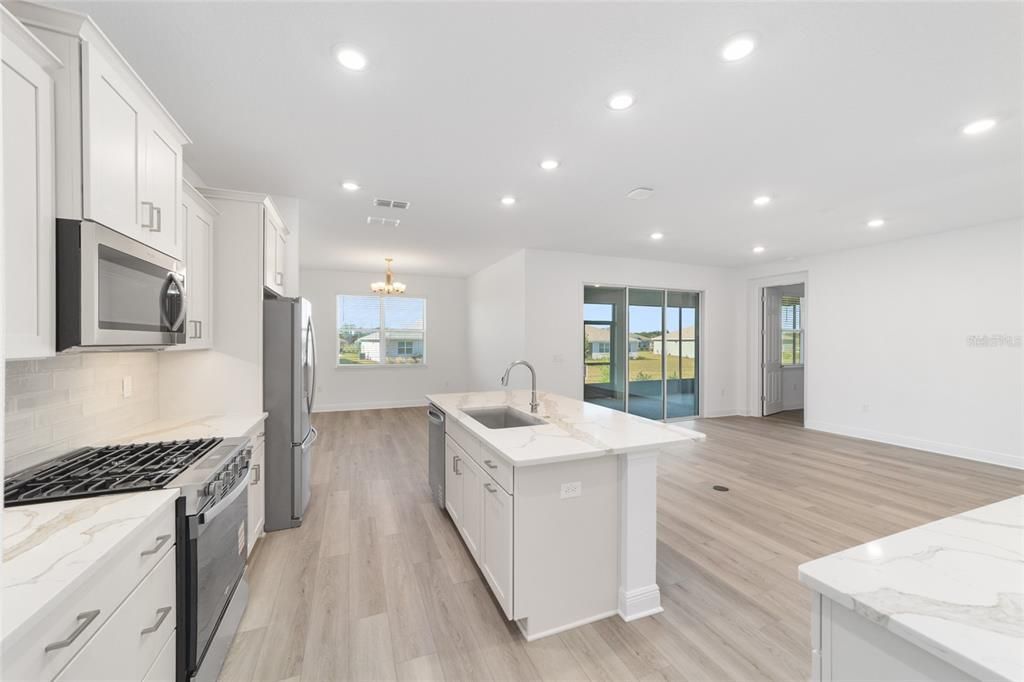 待售: $367,000 (2 贝兹, 2 浴室, 1718 平方英尺)