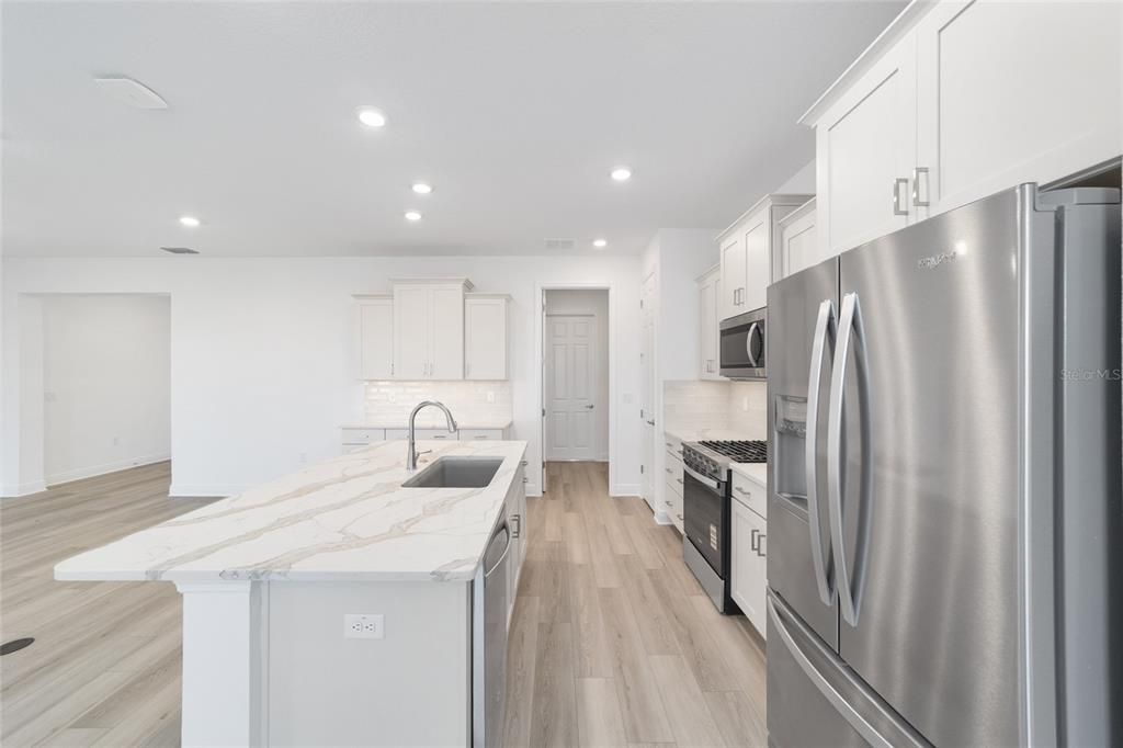 待售: $367,000 (2 贝兹, 2 浴室, 1718 平方英尺)