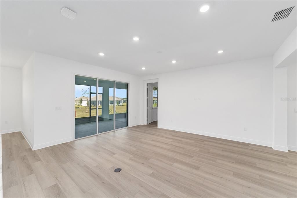 待售: $367,000 (2 贝兹, 2 浴室, 1718 平方英尺)