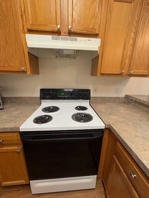 待售: $184,900 (2 贝兹, 2 浴室, 1114 平方英尺)