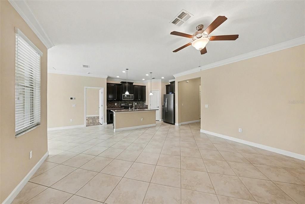 For Sale: $385,000 (3 beds, 2 baths, 1754 Square Feet)