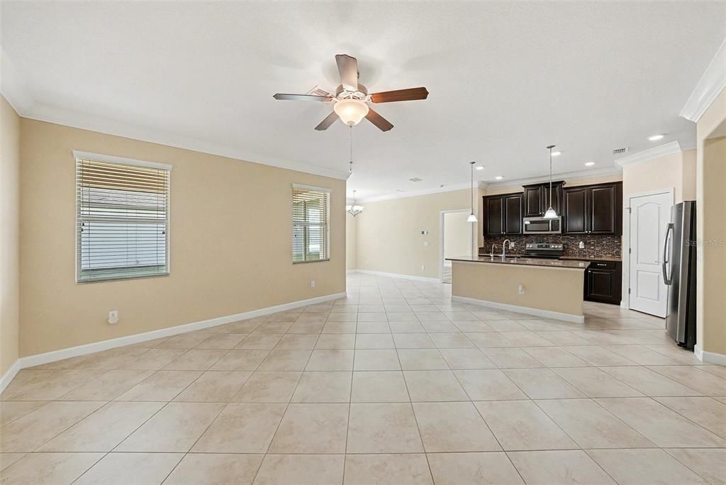 For Sale: $385,000 (3 beds, 2 baths, 1754 Square Feet)