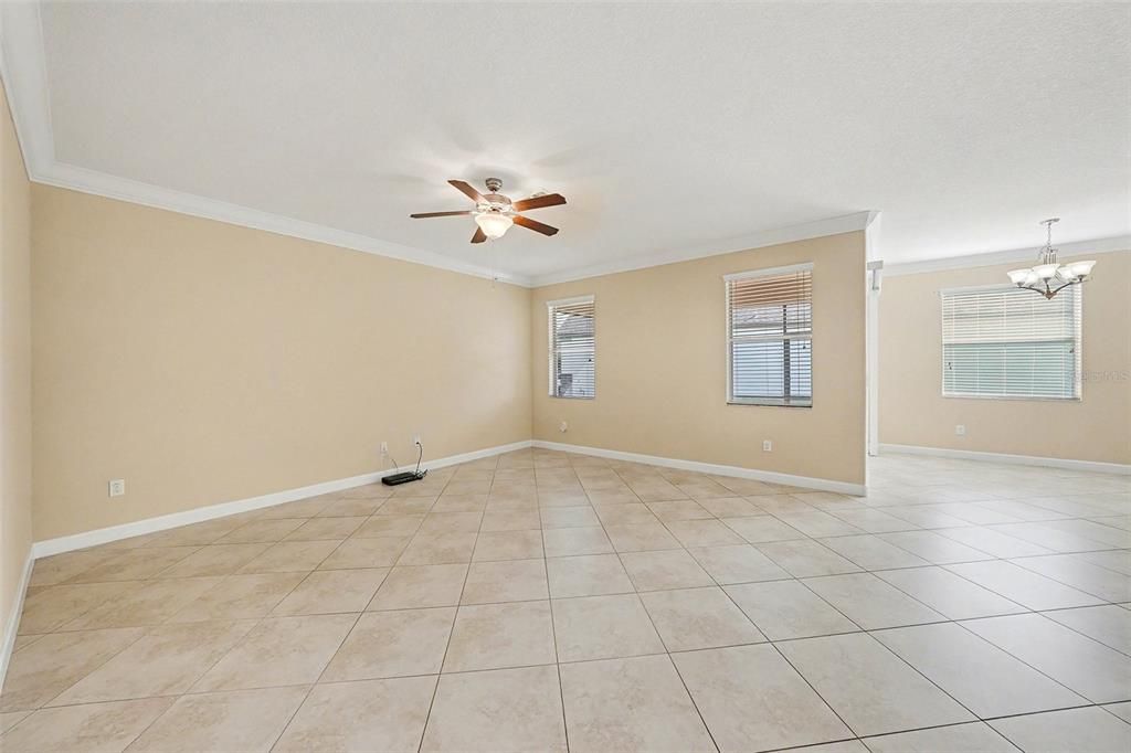 For Sale: $385,000 (3 beds, 2 baths, 1754 Square Feet)