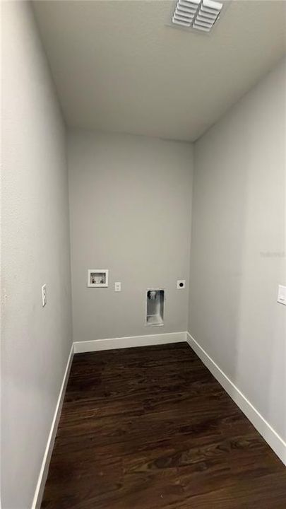 En Renta: $2,332 (4 camas, 2 baños, 1874 Pies cuadrados)