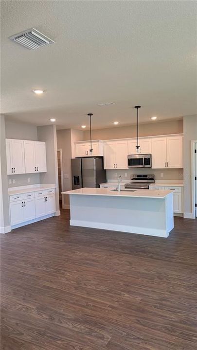 En Renta: $2,332 (4 camas, 2 baños, 1874 Pies cuadrados)