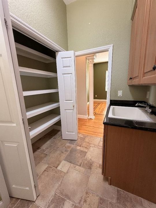 For Sale: $865,000 (3 beds, 2 baths, 2477 Square Feet)