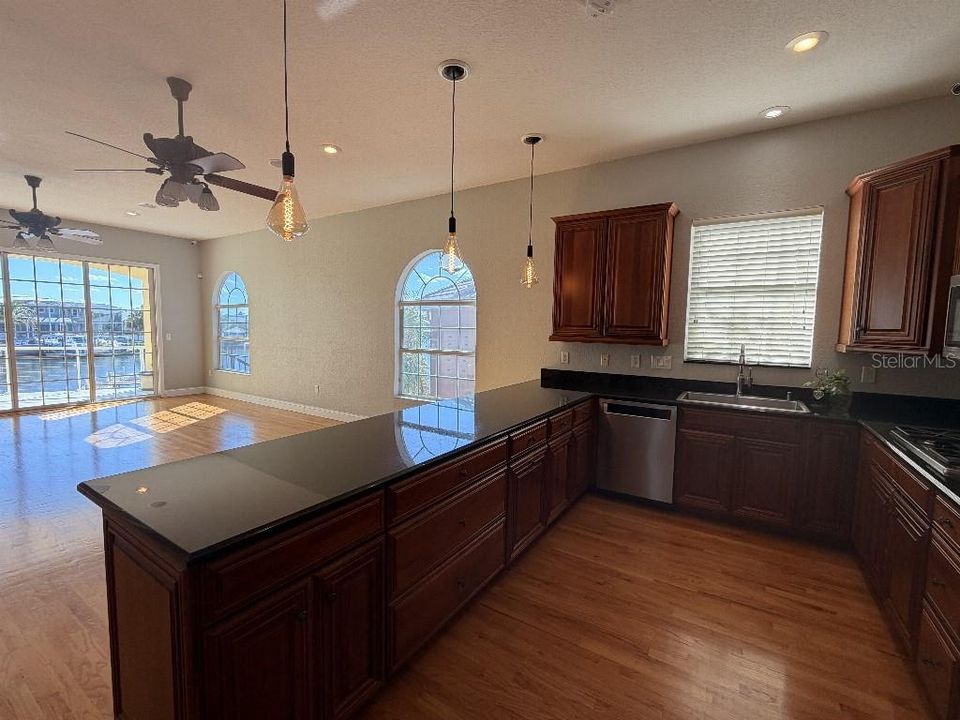 For Sale: $865,000 (3 beds, 2 baths, 2477 Square Feet)