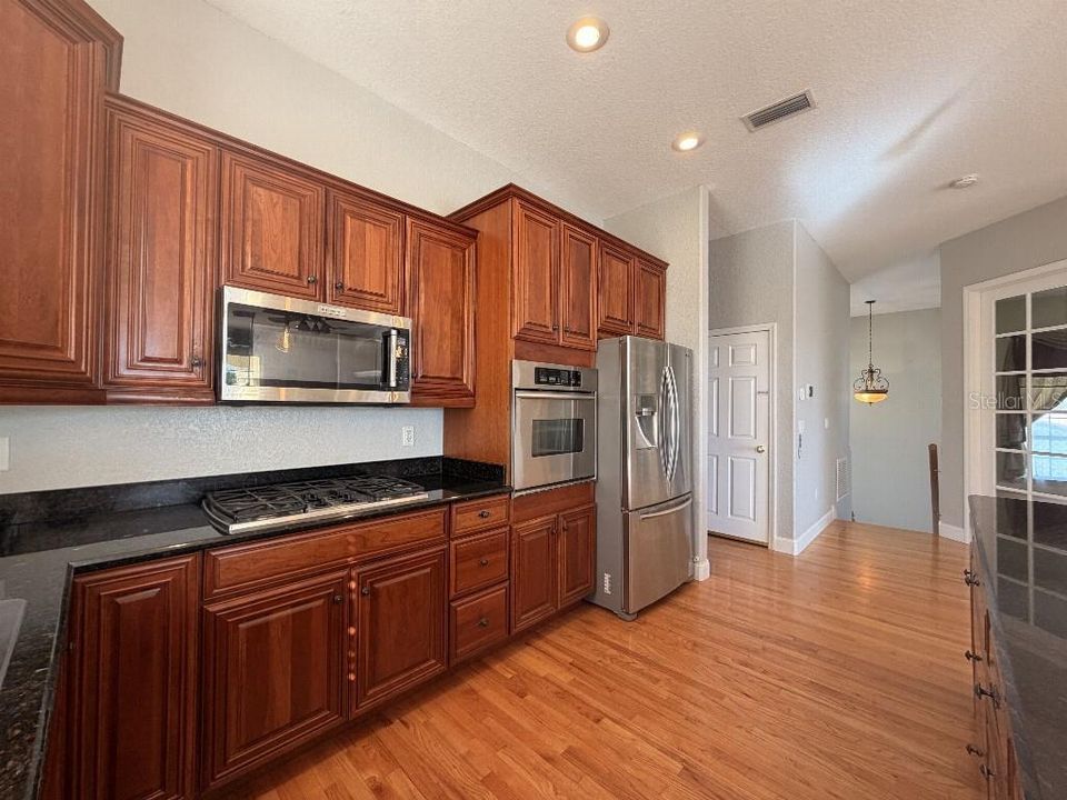 For Sale: $865,000 (3 beds, 2 baths, 2477 Square Feet)