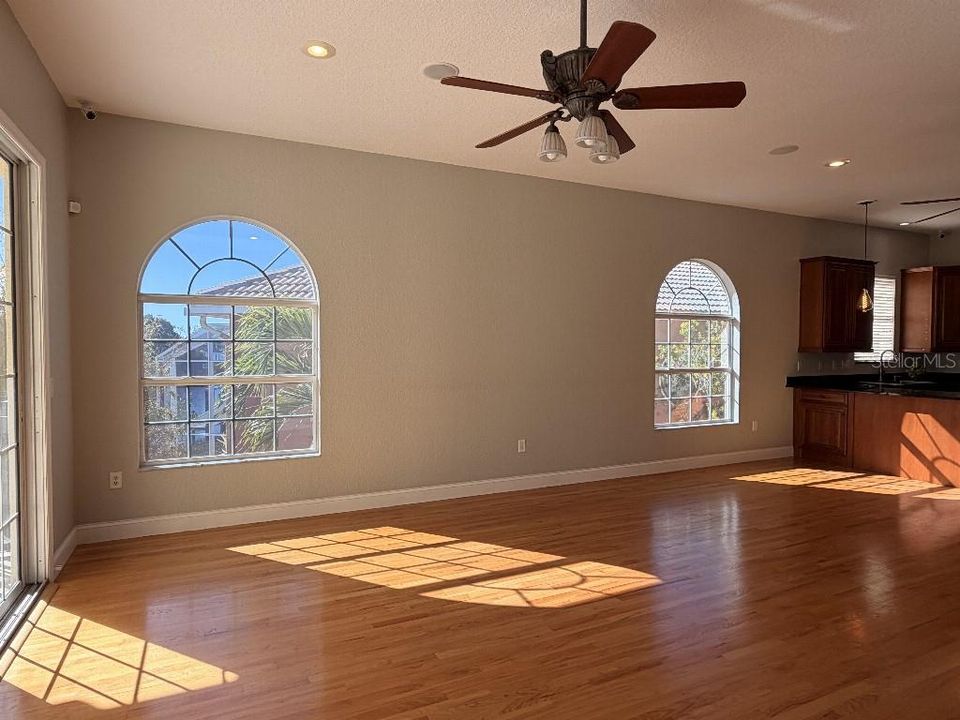 For Sale: $865,000 (3 beds, 2 baths, 2477 Square Feet)