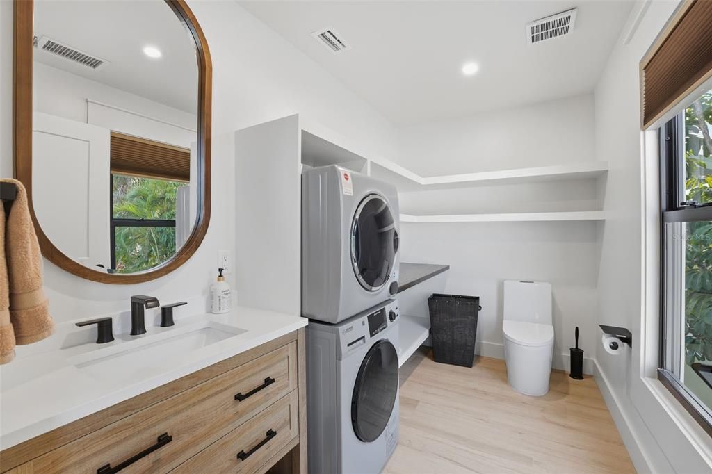 For Sale: $2,499,000 (3 beds, 4 baths, 2180 Square Feet)