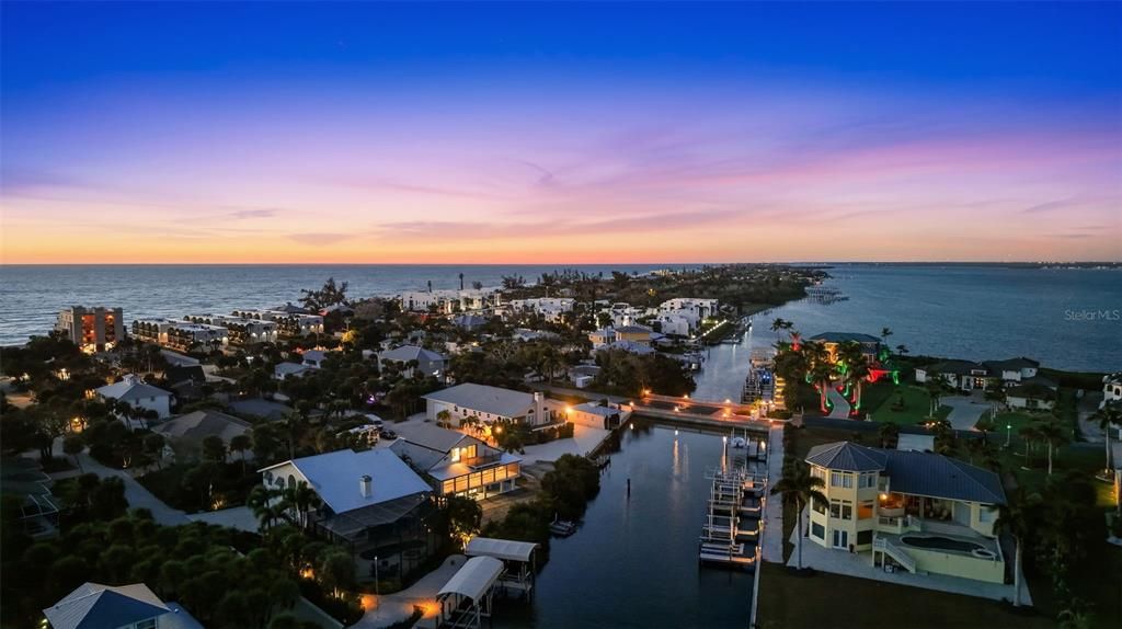 For Sale: $2,499,000 (3 beds, 4 baths, 2180 Square Feet)