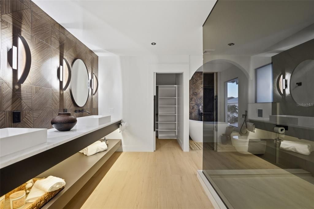 For Sale: $2,499,000 (3 beds, 4 baths, 2180 Square Feet)