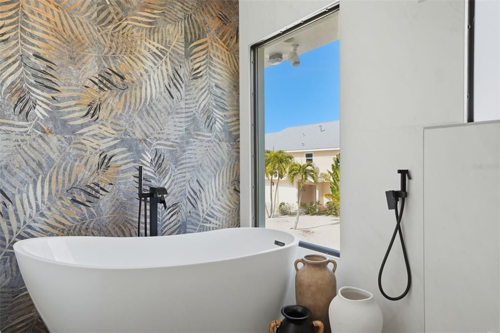 For Sale: $2,499,000 (3 beds, 4 baths, 2180 Square Feet)