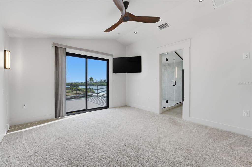 For Sale: $2,499,000 (3 beds, 4 baths, 2180 Square Feet)