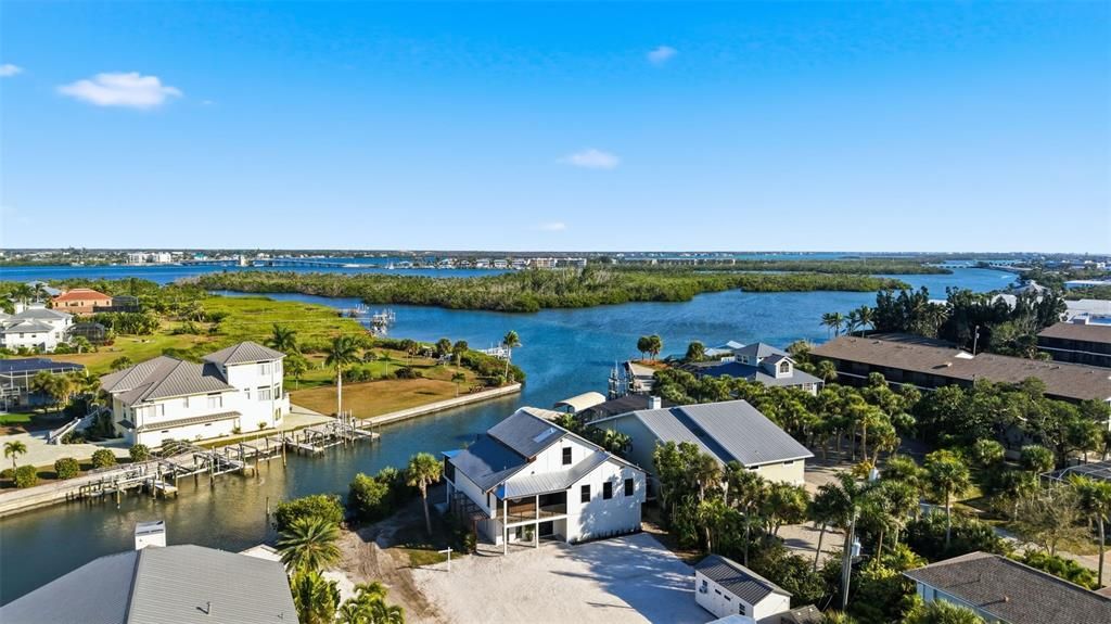 For Sale: $2,499,000 (3 beds, 4 baths, 2180 Square Feet)