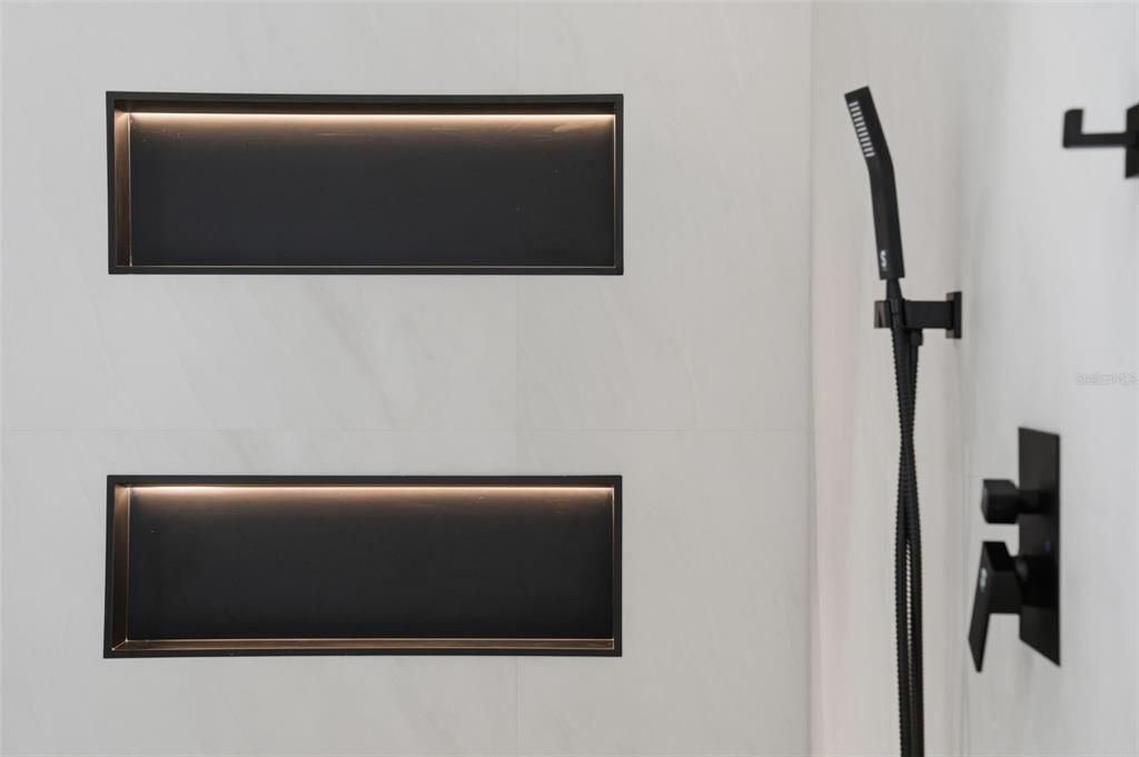 For Sale: $2,499,000 (3 beds, 4 baths, 2180 Square Feet)