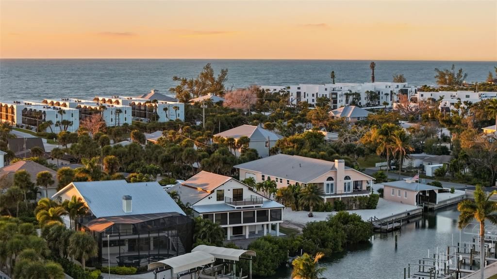 For Sale: $2,499,000 (3 beds, 4 baths, 2180 Square Feet)