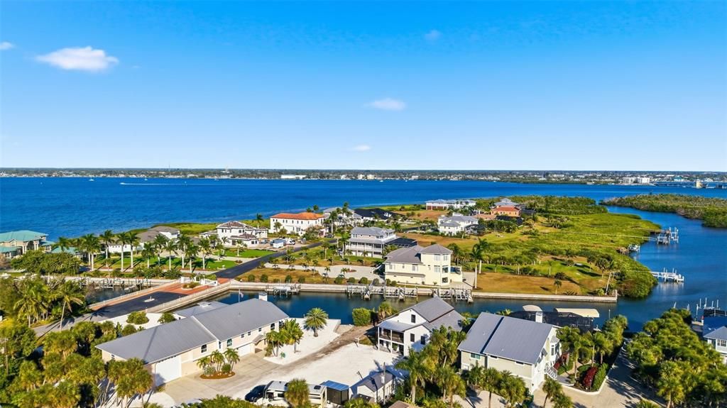 For Sale: $2,499,000 (3 beds, 4 baths, 2180 Square Feet)