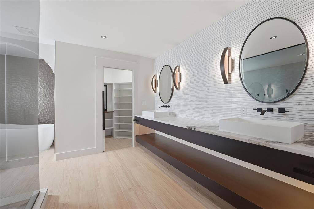 For Sale: $2,499,000 (3 beds, 4 baths, 2180 Square Feet)