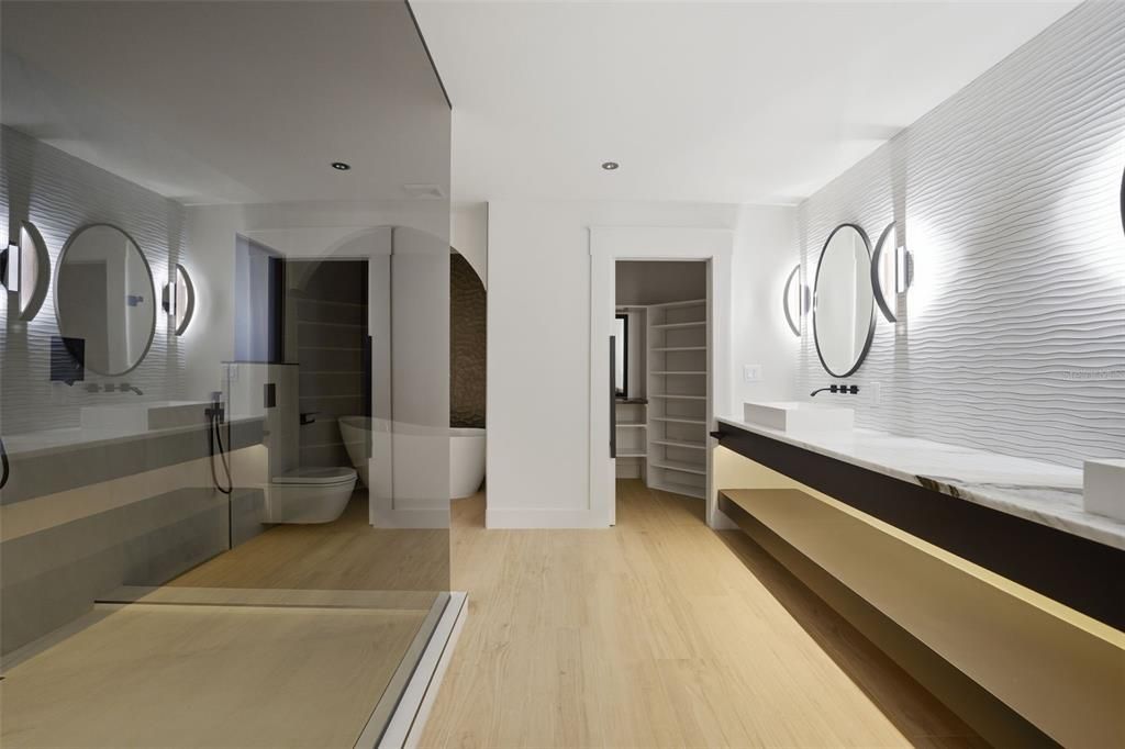 For Sale: $2,499,000 (3 beds, 4 baths, 2180 Square Feet)