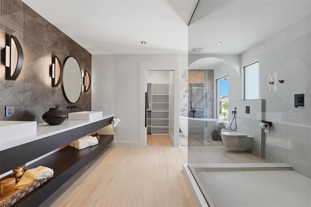 For Sale: $2,499,000 (3 beds, 4 baths, 2180 Square Feet)