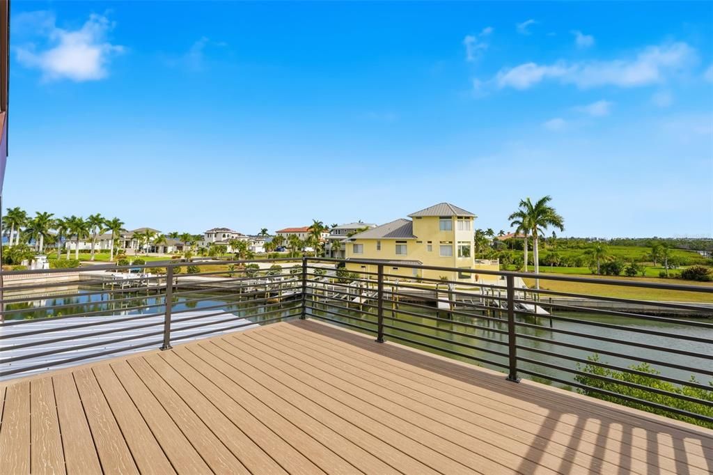 For Sale: $2,499,000 (3 beds, 4 baths, 2180 Square Feet)